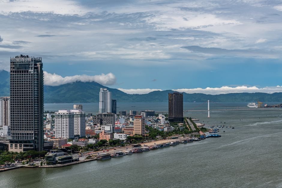 Vinhomes Hải Vân Bay Đà Nẵng — Da Nang bay mountain sea