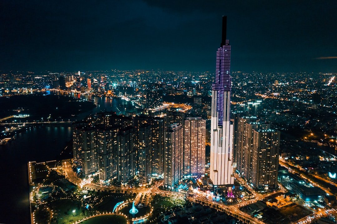 Công trường thi công căn hộ cao tầng Vinhomes Saigon Park Hóc Môn tháng 9/2026